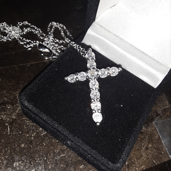 Cross pendant necklace silver cz - Picture 3 of 13